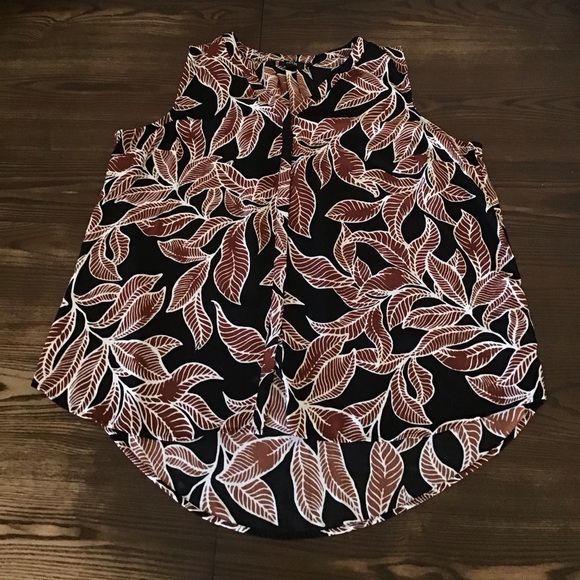 Apt. 9 Tops - Sleeveless Leaf Print Blouse hi lo 2x